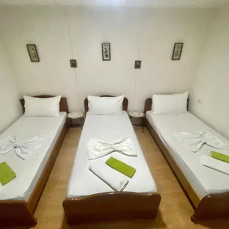 Kubeja Nyaraló Gjirokastra